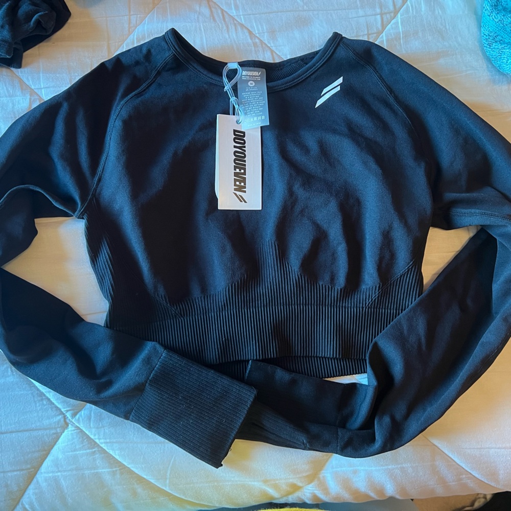 NWT DoYouEven cropped workout long sleeve shirt